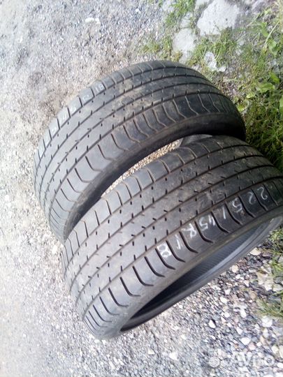 Dunlop SP Sport 2050M 225/45 R18