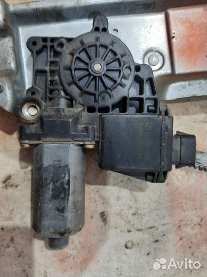 Стеклоподъемник передний правый Opel Vectra B 38