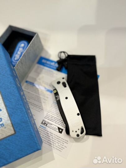 Нож benchmade белый