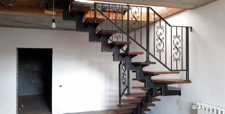 Лестница для загородного дома