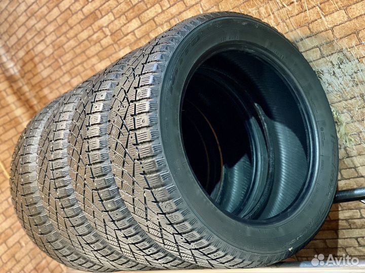 Nitto Therma Spike 235/55 R19