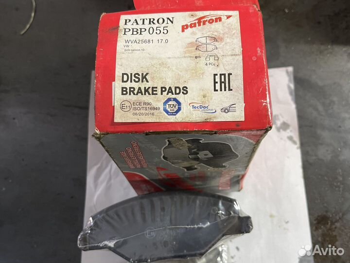 Тормозные колодки передние на volkswagen polo