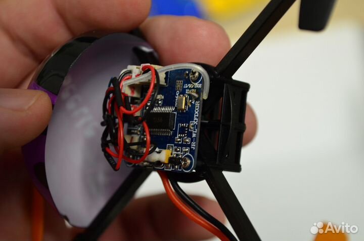 Квадрокоптер LadyBird