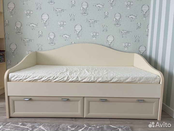 Детская кровать с матрасом