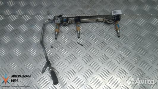 Топливная рампа Toyota Prius 3 2010