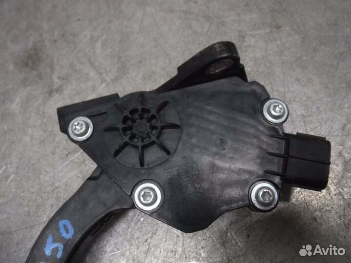 Педаль газа Toyota Corolla 151 1ZR 2011