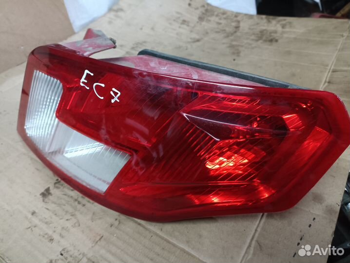 Правый фонарь Geely Emgrand EC7
