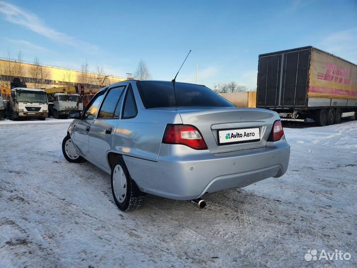 Daewoo Nexia 1.6 МТ, 2010, 200 000 км