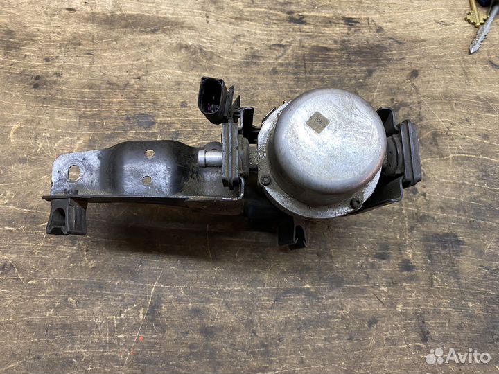 Вакуумный насос на Порш Кайен 955