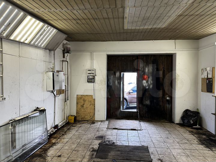 Гараж, > 30 м²