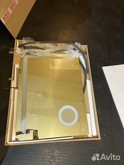 Зеркало с подсветкой для ванной