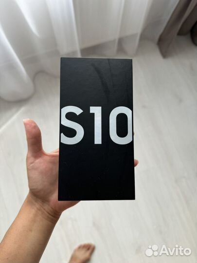 Samsung Galaxy S10, 8/128 ГБ