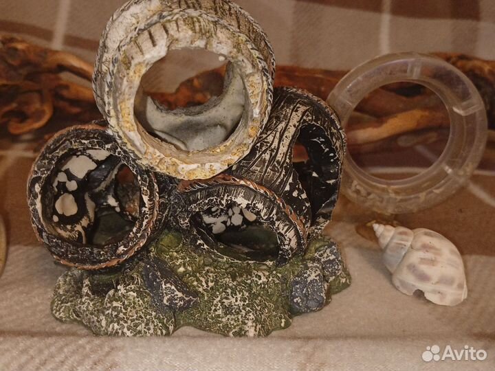 Декорация для аквариумов и террариумов