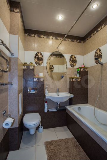 2-к. квартира, 76 м², 4/10 эт.