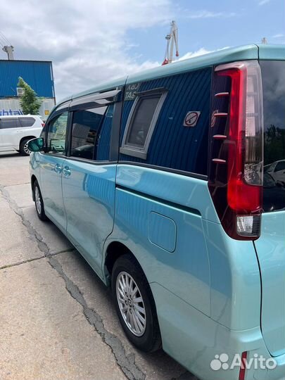 Toyota Noah, 2014