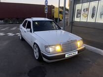 Mercedes-Benz W124 2.5 MT, 1986, 300 000 км, с пробегом, цена 420 000 руб.