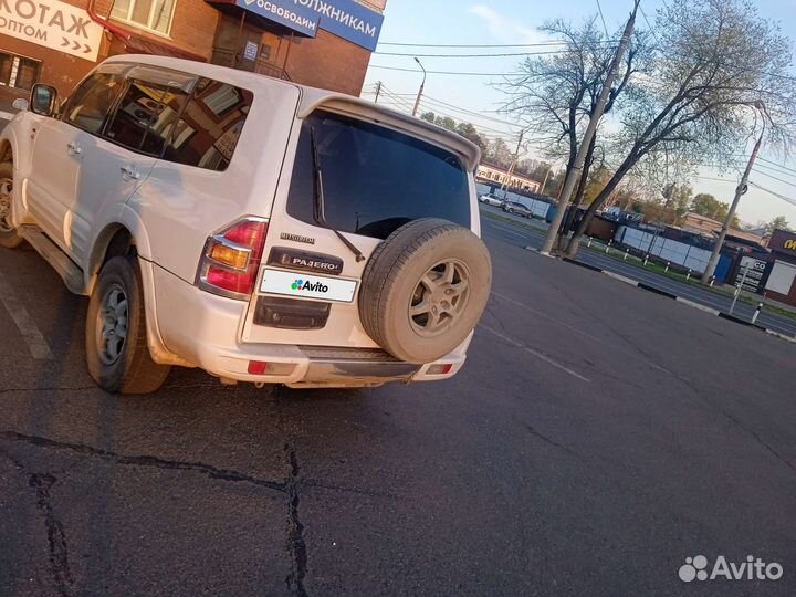 Mitsubishi Pajero 3.5 AT, 2001, 300 000 км