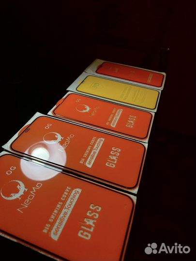 Защитное стекло на iPhone