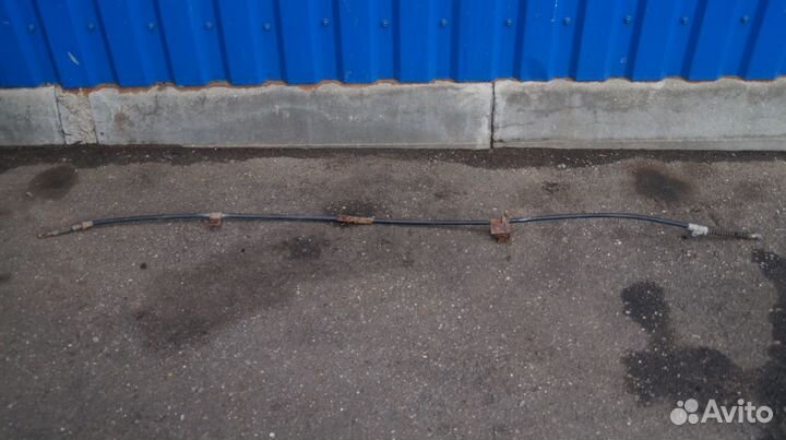 Nissan 36530-2F200 Трос ручника правый