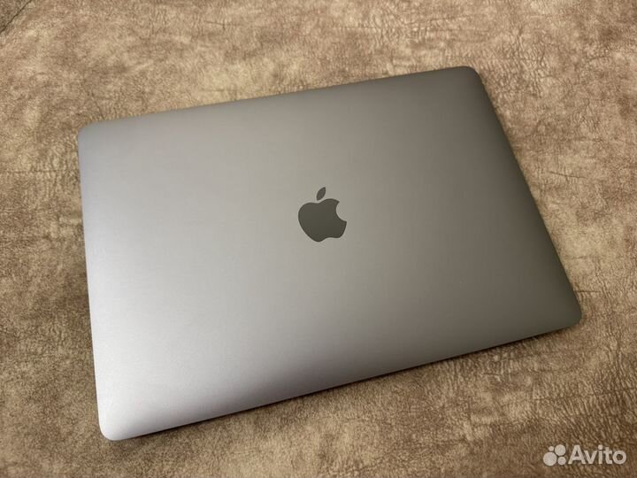 Macbook Air 13 m1 8/256gb идеал