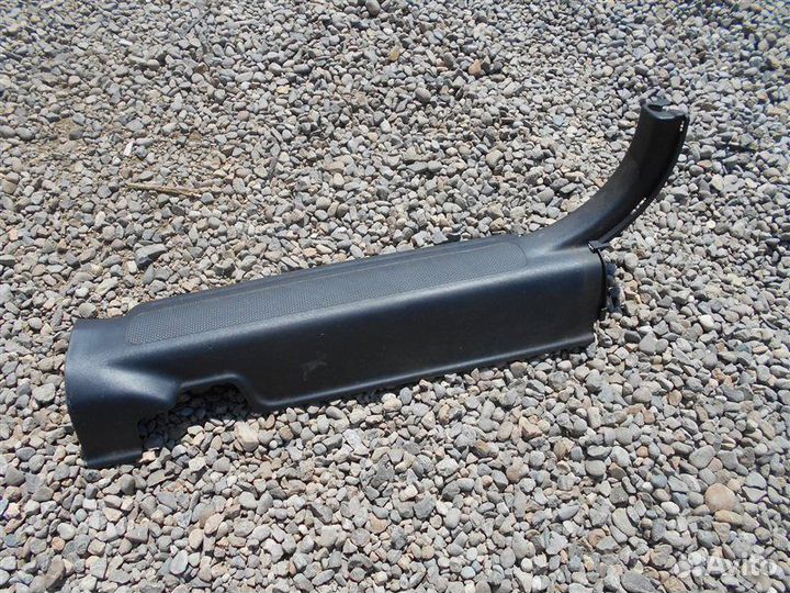 Порожек пластиковый передний левый Honda Cr-V RD7