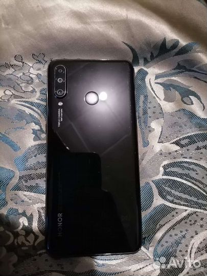 Телефон honor 20 Lite