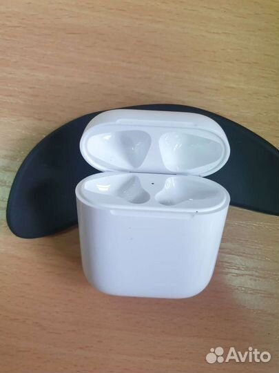 Новый кейс Apple Air Pods 2-го поколения