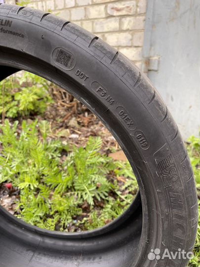 Michelin Pilot Sport 4 S 255/35 R19