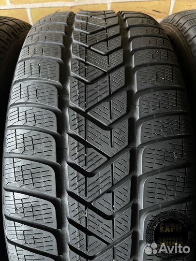 Pirelli Scorpion Winter RFT 235/55 R19 101H