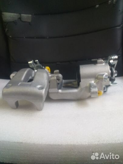 Суппорт задний Opel Zafira B