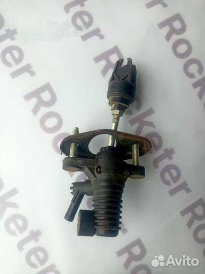 Главный цилиндр сцепления Toyota Corolla Е150