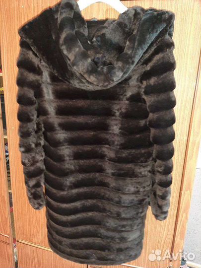 Шуба мутоновая с капюшоном