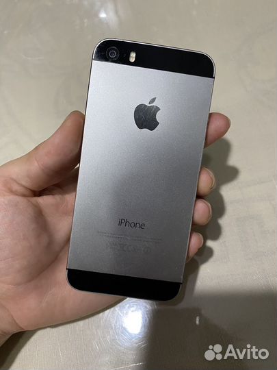 Телефон iPhone 5s