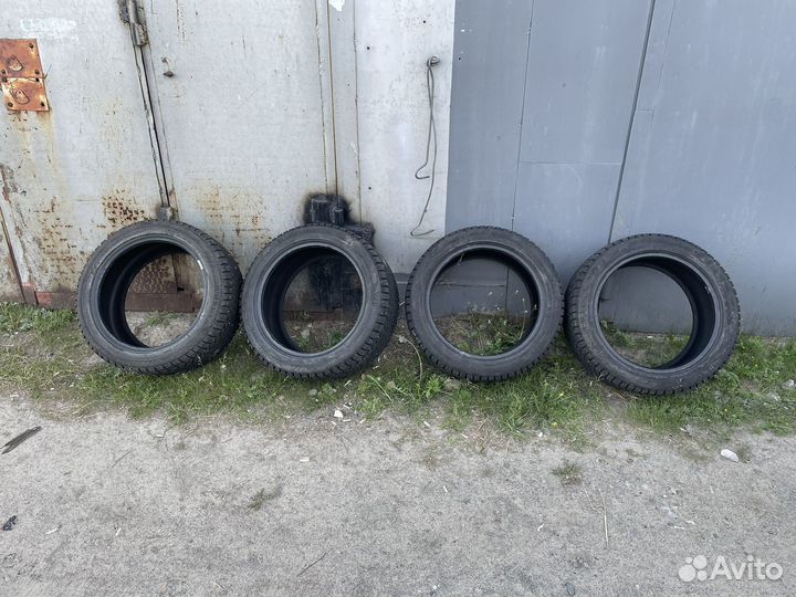 Gislaved Nord Frost 200 235/45 R17 92T