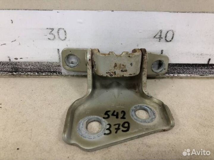 Петля двери передней левой нижняя Daewoo Matiz M10