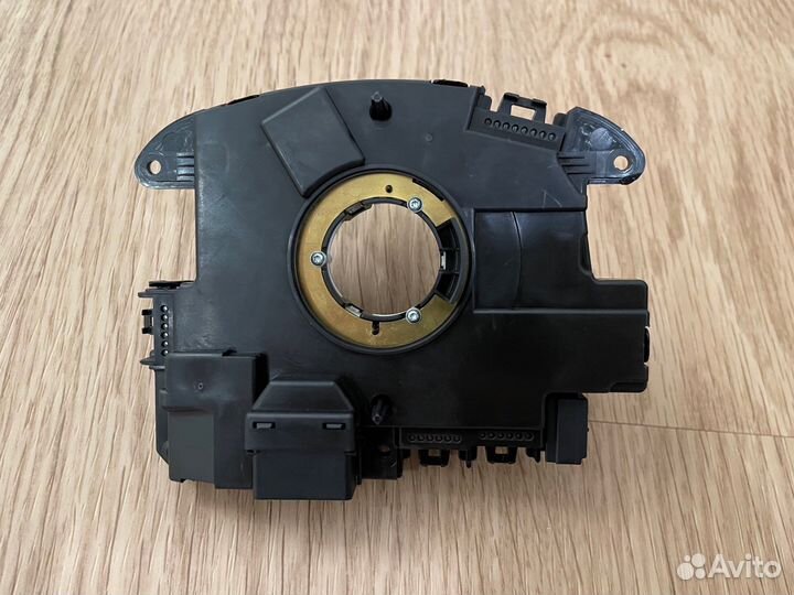 Максимальный подрулевой блок VW Passat 5K0953569T