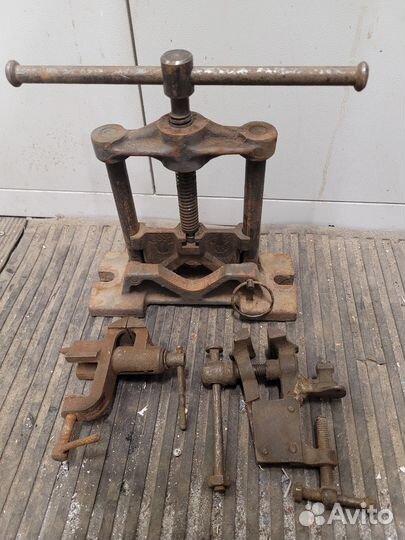 Тиски 3 штуки