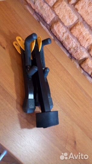 Гитарная стойка Hercules