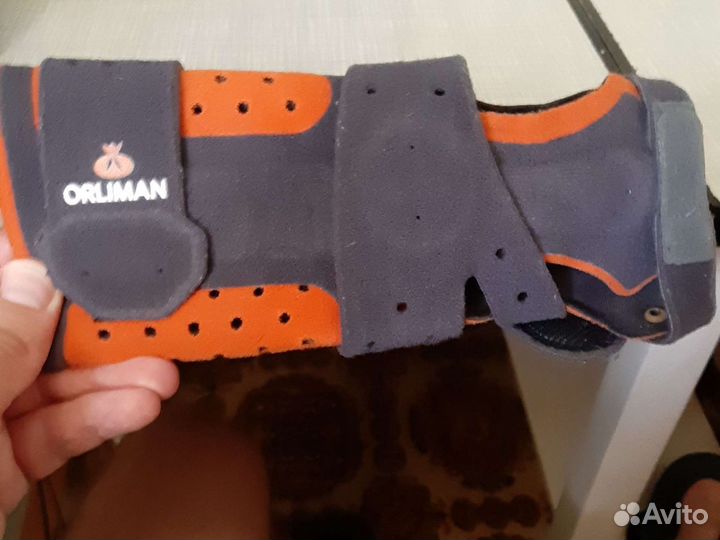 Ортез на кисть левой руки