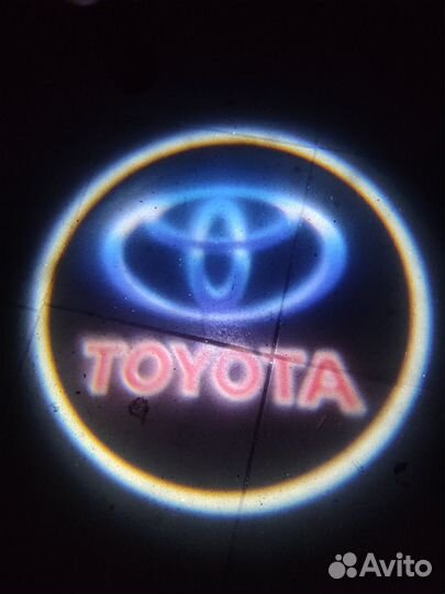 Подсветка дверей с логотипом toyota