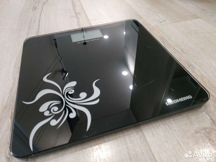 Весы напольные Redmond