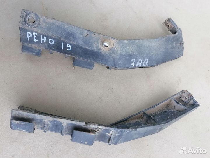 Кронштейн заднего бампера Renault 19 1992-2002