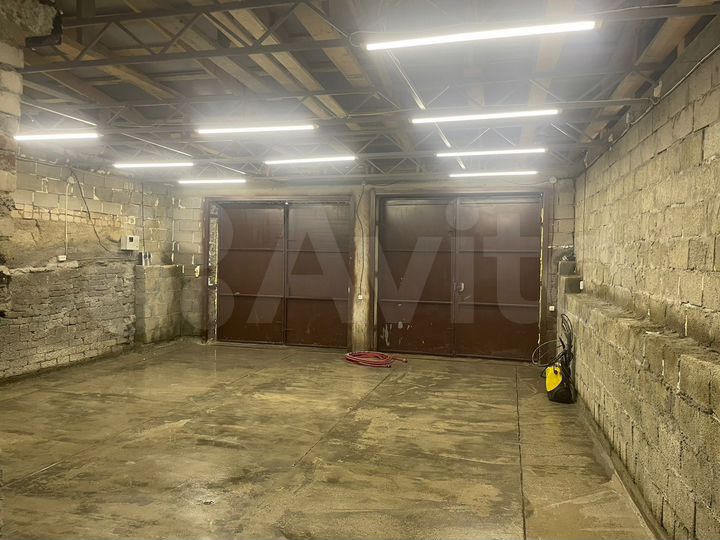 Гараж, > 30 м²