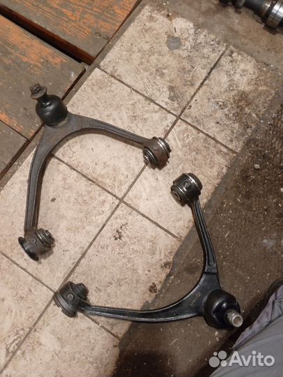 Рычаги передние верхн на Lexus gs300 Toyota aristo