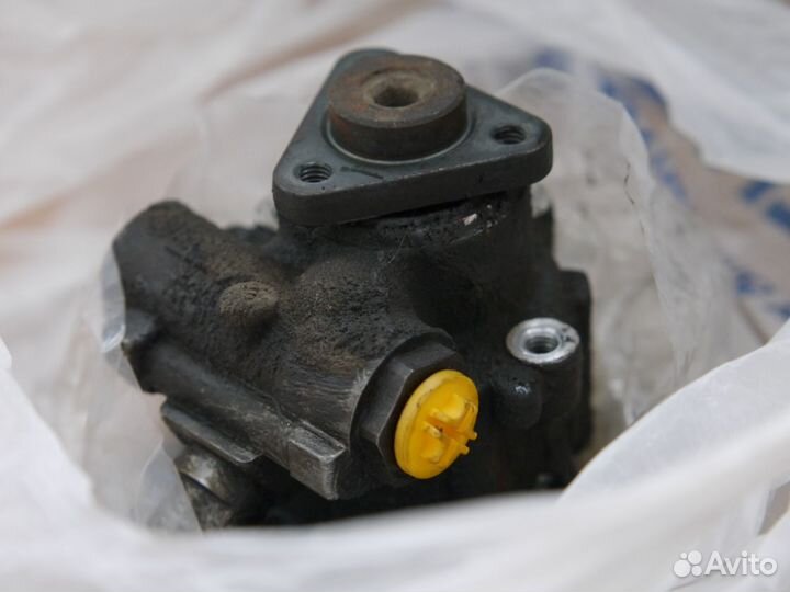 Насос гидроусилителя Chevrolet Niva