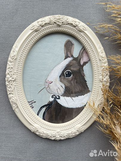 Картина Крольчиха в гипсовой раме 15х12