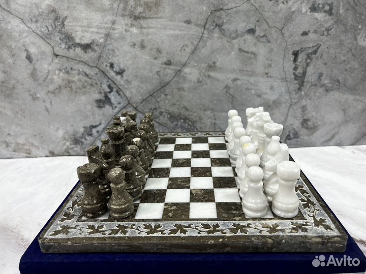 Шахматы из камня натурального