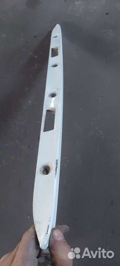 Накладка крышки багажника на Mercedes W210