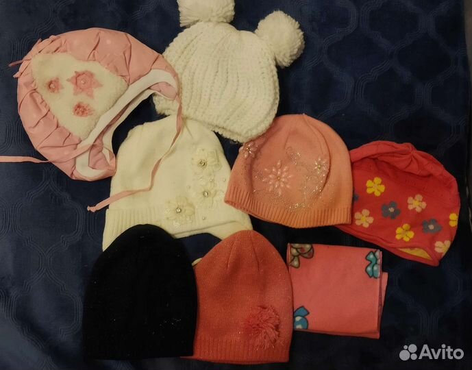 Шапочки на девочку на 2-4 года, цена за все