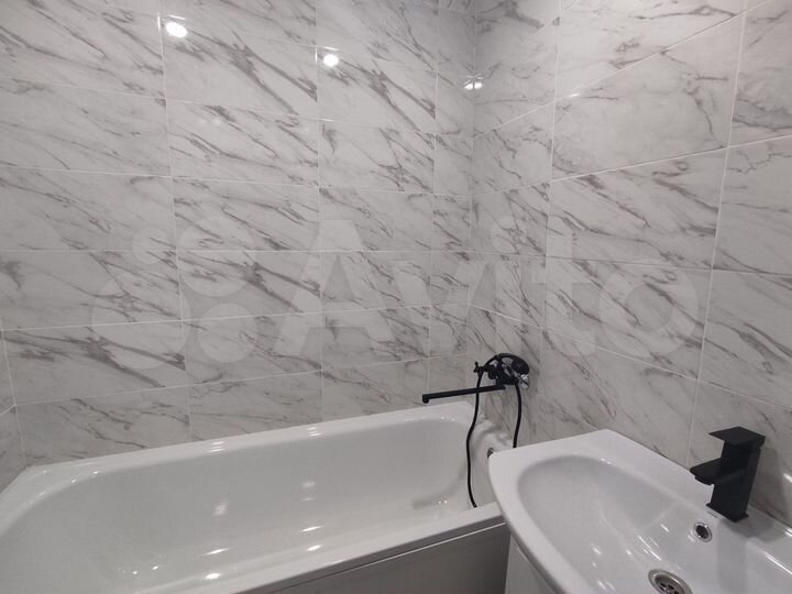 2-к. квартира, 52 м², 9/10 эт.